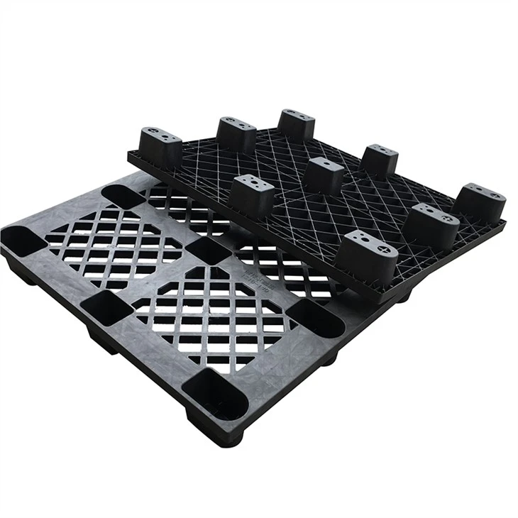 Palet din plastic negru