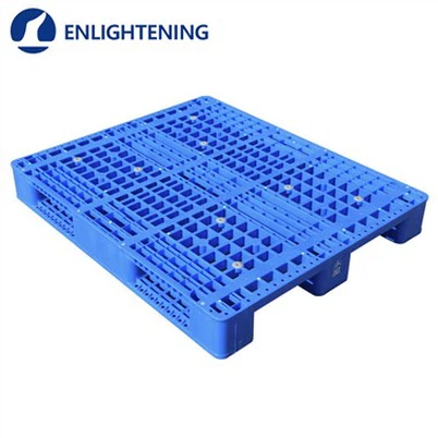 Palet din plastic durabil