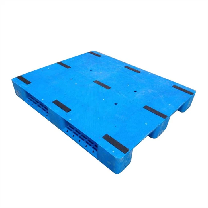 Paleți din plastic solid